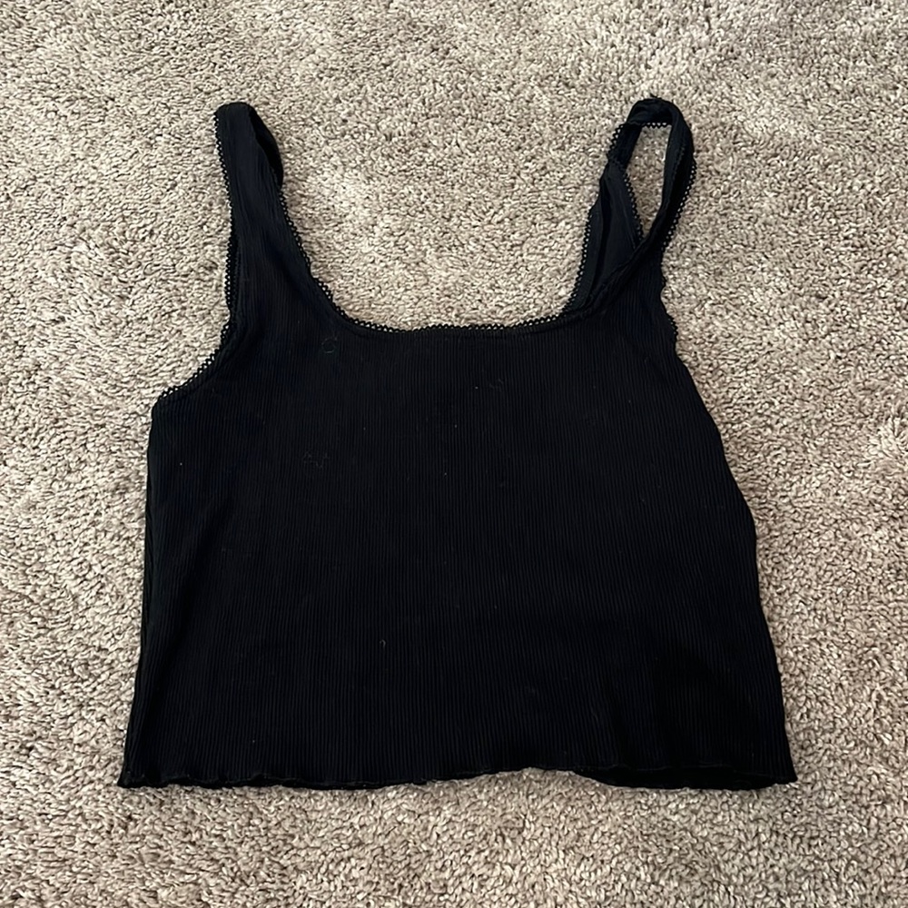 Black cropped tank top
